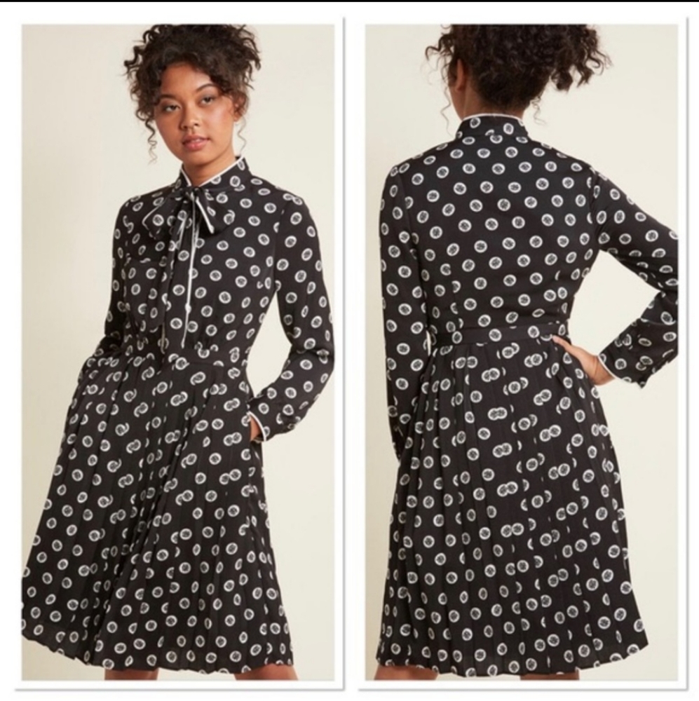 Modcloth pleated shirt dress with neck tie